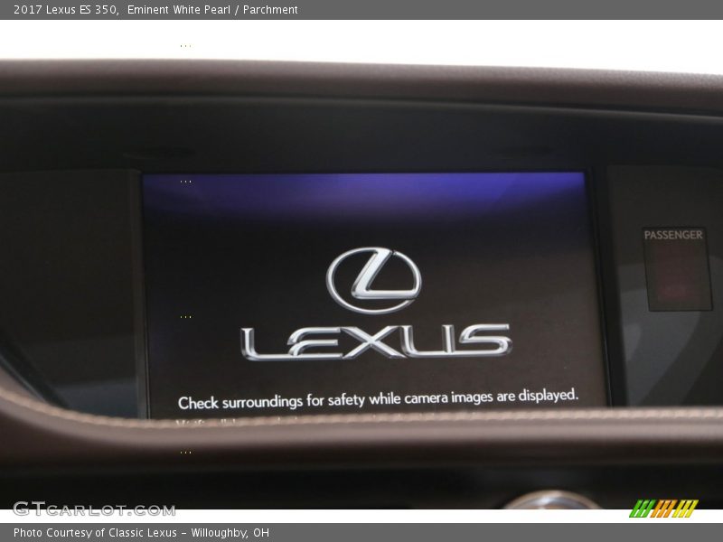 Eminent White Pearl / Parchment 2017 Lexus ES 350