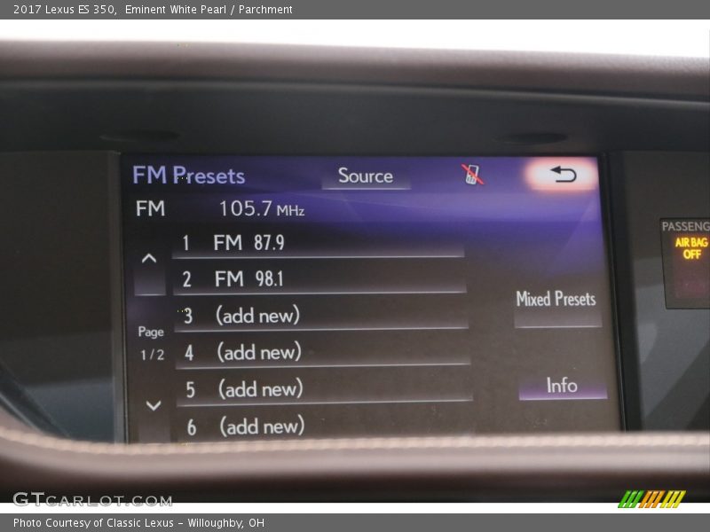Eminent White Pearl / Parchment 2017 Lexus ES 350