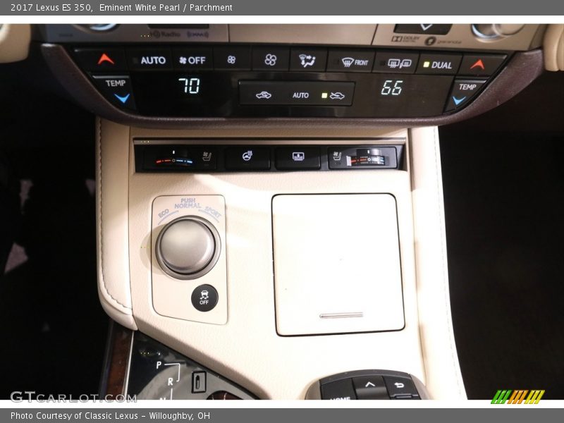Eminent White Pearl / Parchment 2017 Lexus ES 350