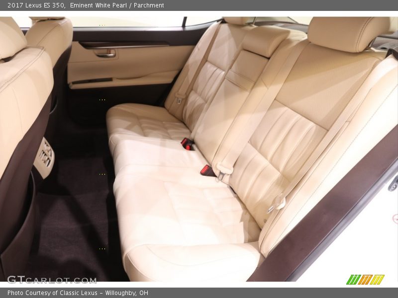 Eminent White Pearl / Parchment 2017 Lexus ES 350