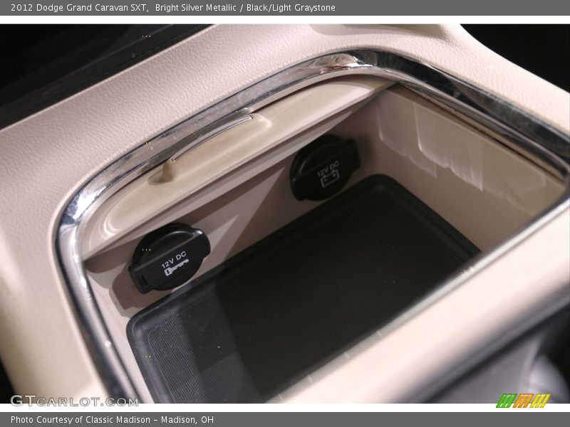 Bright Silver Metallic / Black/Light Graystone 2012 Dodge Grand Caravan SXT