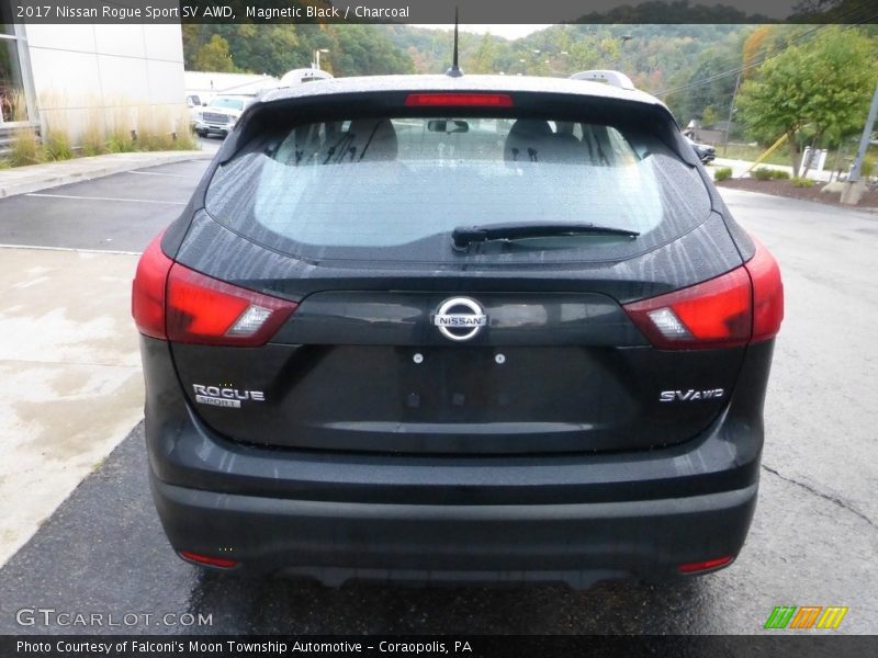 Magnetic Black / Charcoal 2017 Nissan Rogue Sport SV AWD