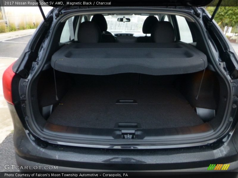 Magnetic Black / Charcoal 2017 Nissan Rogue Sport SV AWD
