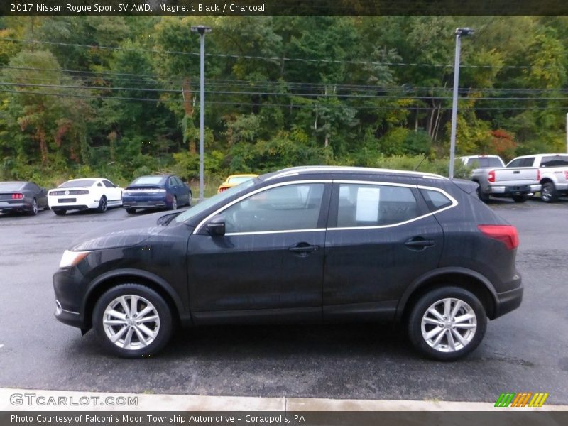 Magnetic Black / Charcoal 2017 Nissan Rogue Sport SV AWD