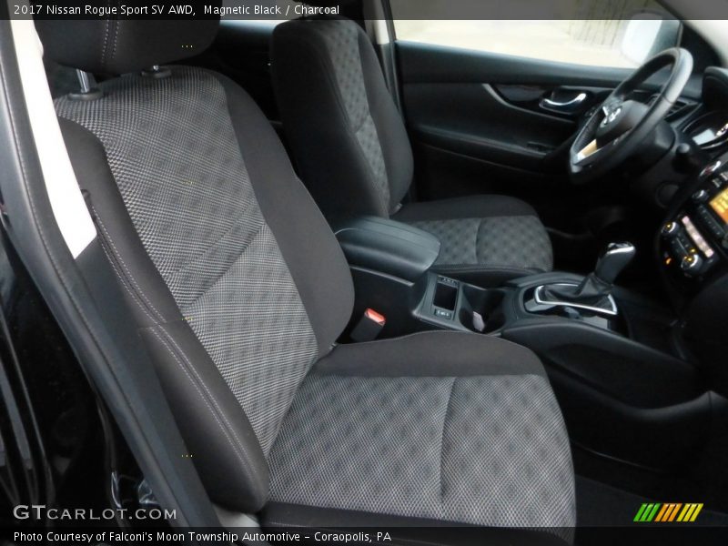 Magnetic Black / Charcoal 2017 Nissan Rogue Sport SV AWD