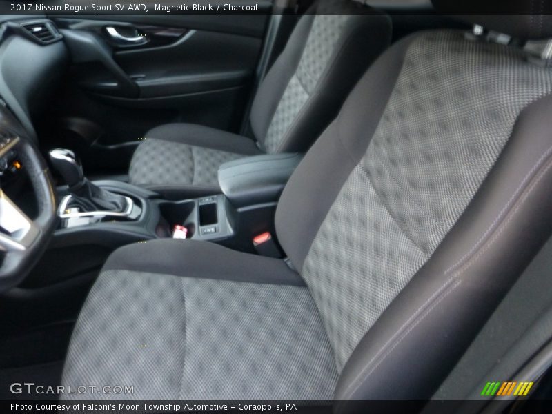 Magnetic Black / Charcoal 2017 Nissan Rogue Sport SV AWD