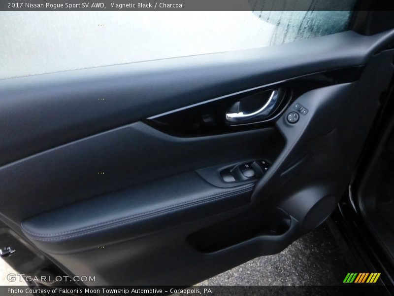Magnetic Black / Charcoal 2017 Nissan Rogue Sport SV AWD