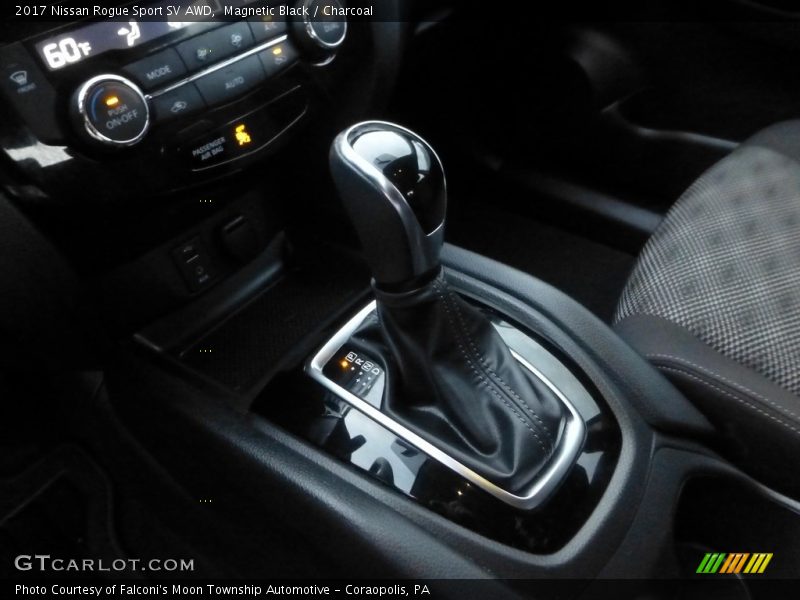 Magnetic Black / Charcoal 2017 Nissan Rogue Sport SV AWD