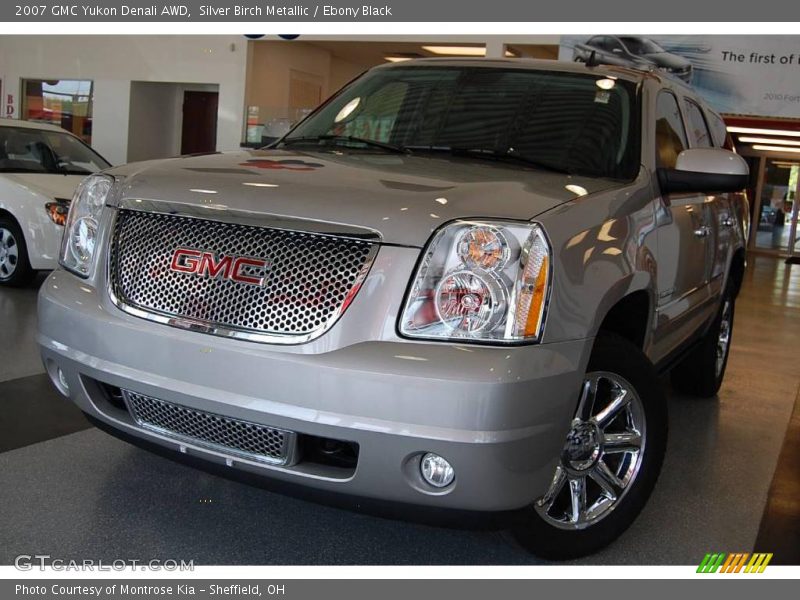 Silver Birch Metallic / Ebony Black 2007 GMC Yukon Denali AWD