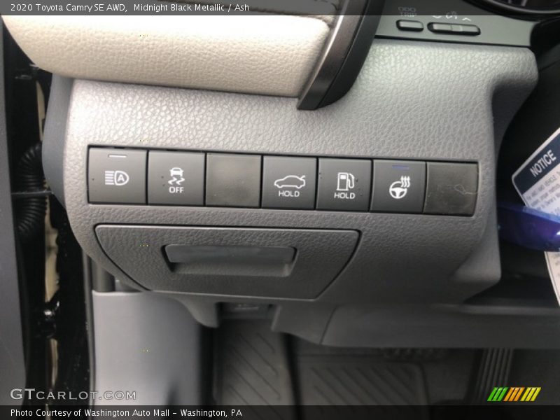 Midnight Black Metallic / Ash 2020 Toyota Camry SE AWD