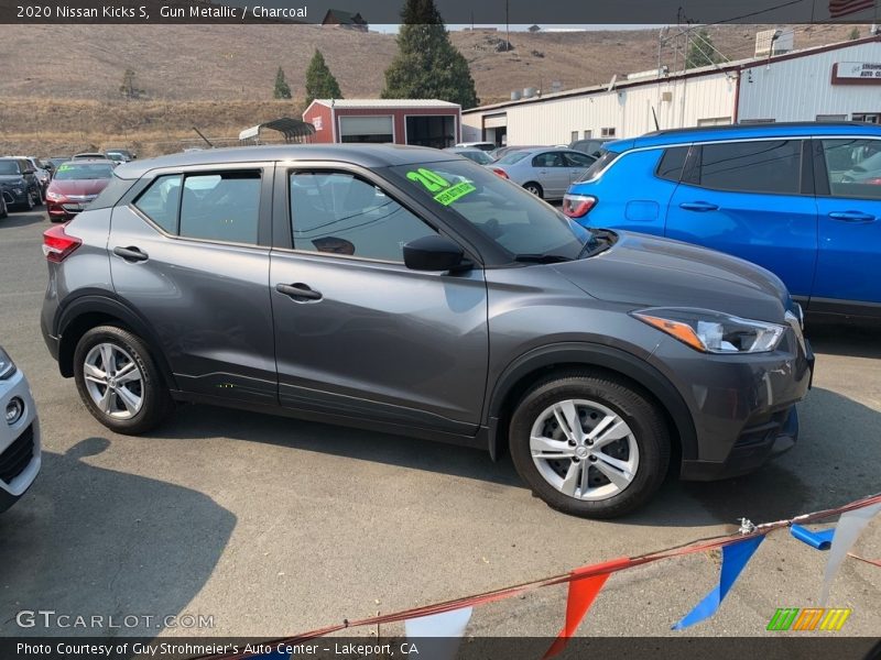 Gun Metallic / Charcoal 2020 Nissan Kicks S