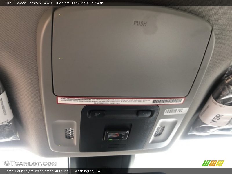 Midnight Black Metallic / Ash 2020 Toyota Camry SE AWD