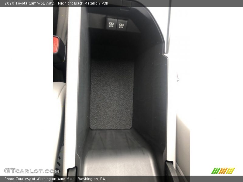 Midnight Black Metallic / Ash 2020 Toyota Camry SE AWD