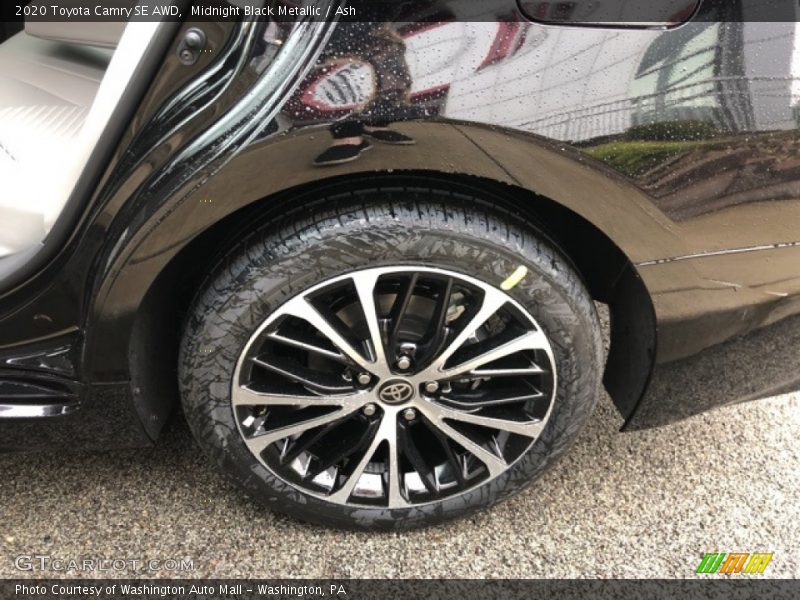 Midnight Black Metallic / Ash 2020 Toyota Camry SE AWD