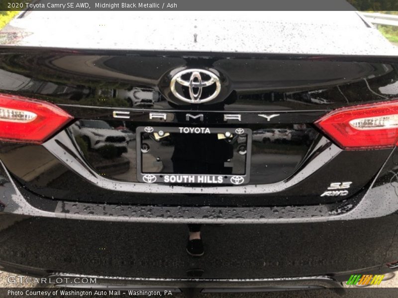 Midnight Black Metallic / Ash 2020 Toyota Camry SE AWD