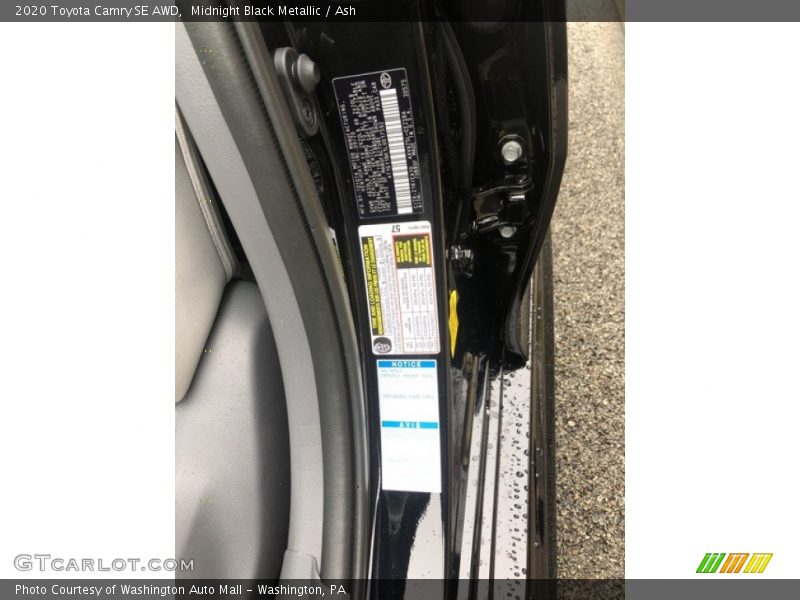 Midnight Black Metallic / Ash 2020 Toyota Camry SE AWD