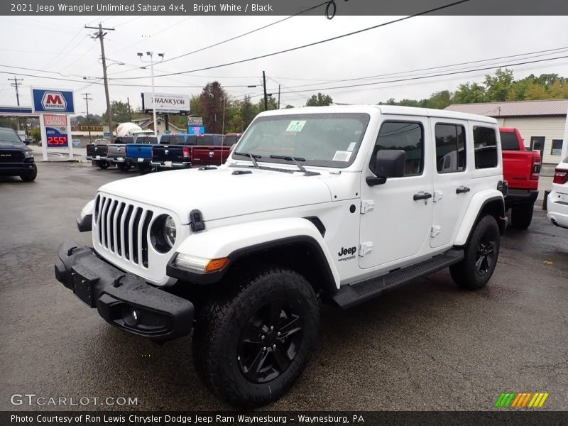 Bright White / Black 2021 Jeep Wrangler Unlimited Sahara 4x4