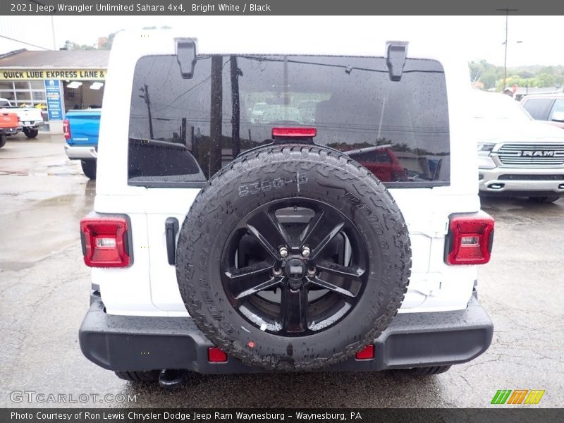 Bright White / Black 2021 Jeep Wrangler Unlimited Sahara 4x4