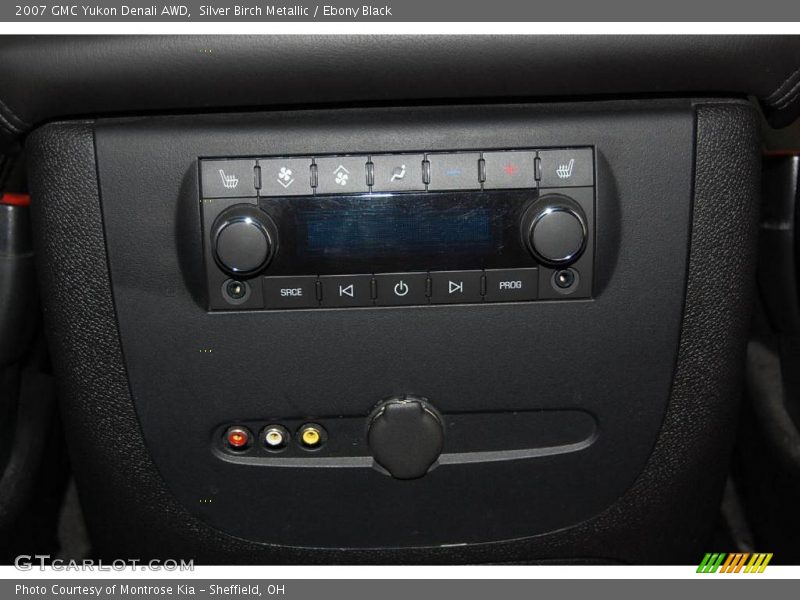 Silver Birch Metallic / Ebony Black 2007 GMC Yukon Denali AWD