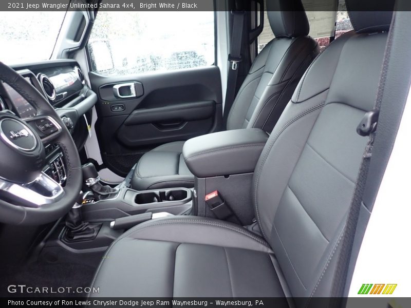 Bright White / Black 2021 Jeep Wrangler Unlimited Sahara 4x4