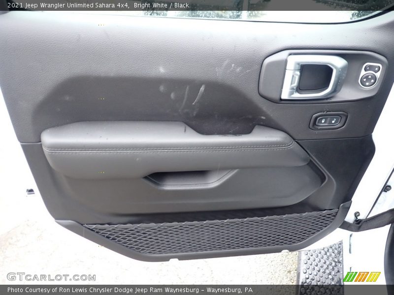 Bright White / Black 2021 Jeep Wrangler Unlimited Sahara 4x4