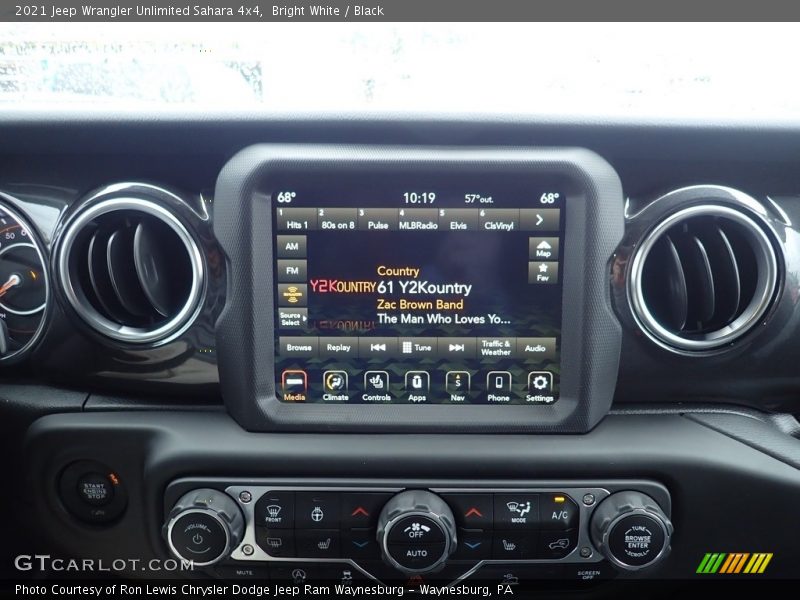 Bright White / Black 2021 Jeep Wrangler Unlimited Sahara 4x4