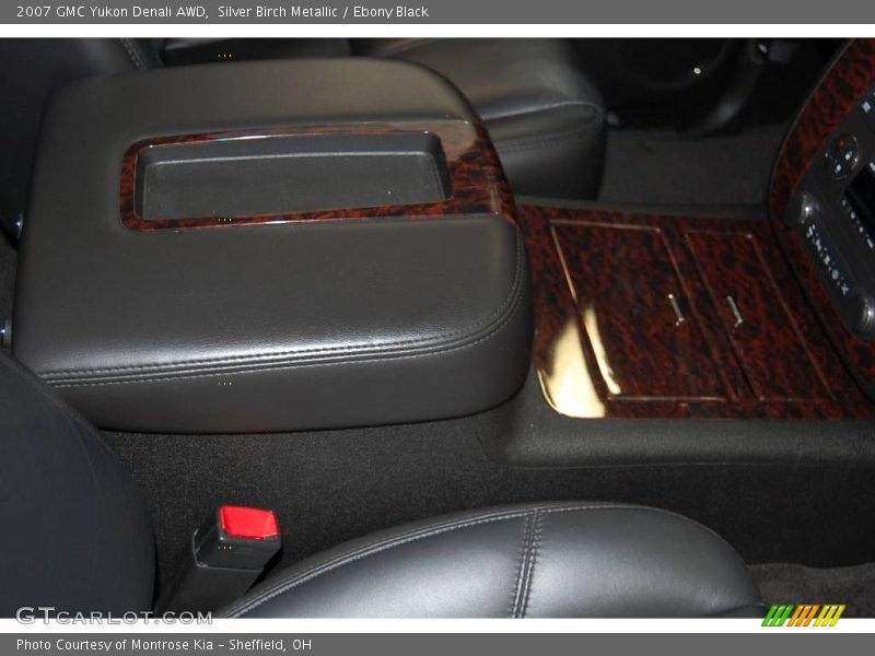Silver Birch Metallic / Ebony Black 2007 GMC Yukon Denali AWD