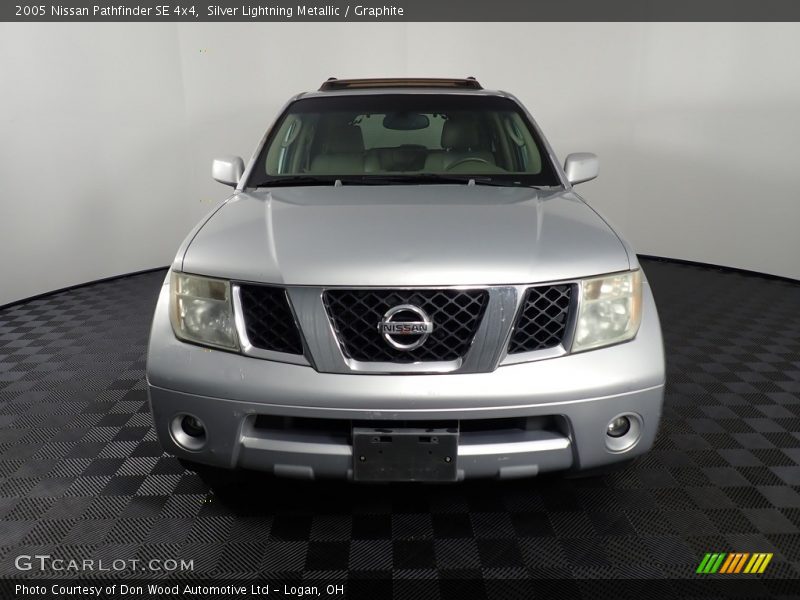 Silver Lightning Metallic / Graphite 2005 Nissan Pathfinder SE 4x4