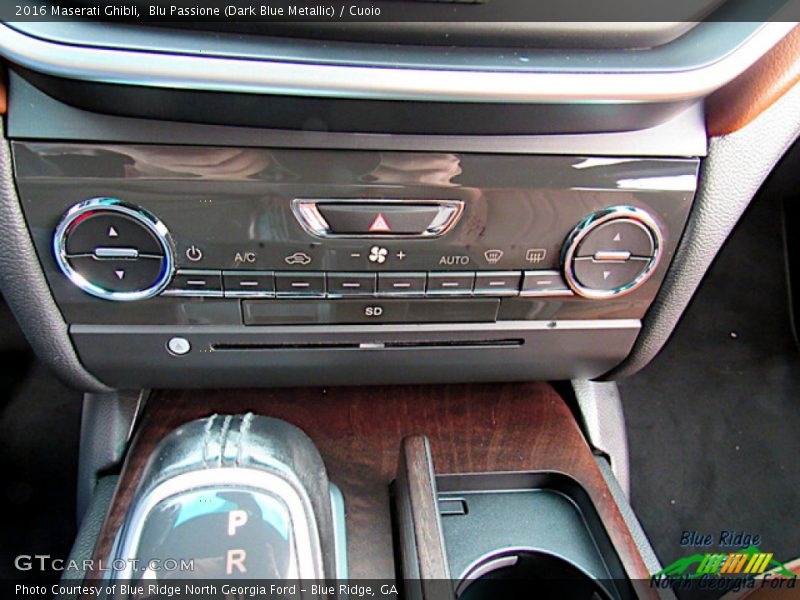 Blu Passione (Dark Blue Metallic) / Cuoio 2016 Maserati Ghibli