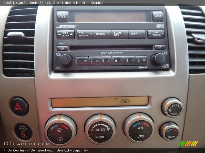 Silver Lightning Metallic / Graphite 2005 Nissan Pathfinder SE 4x4
