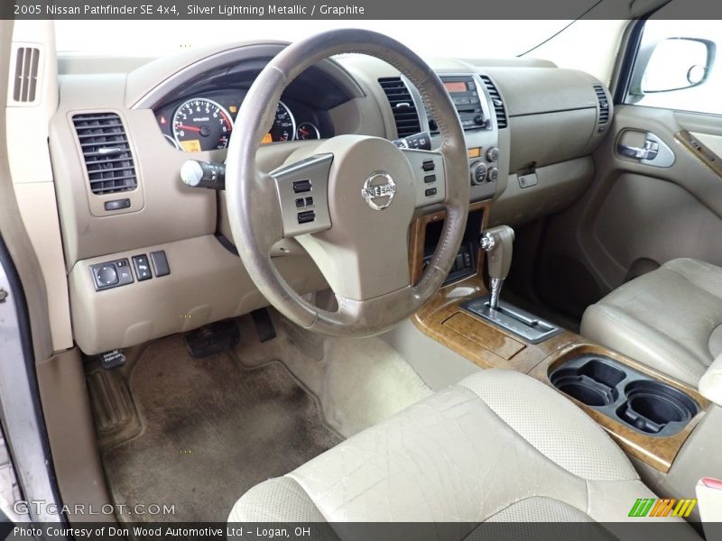 Silver Lightning Metallic / Graphite 2005 Nissan Pathfinder SE 4x4