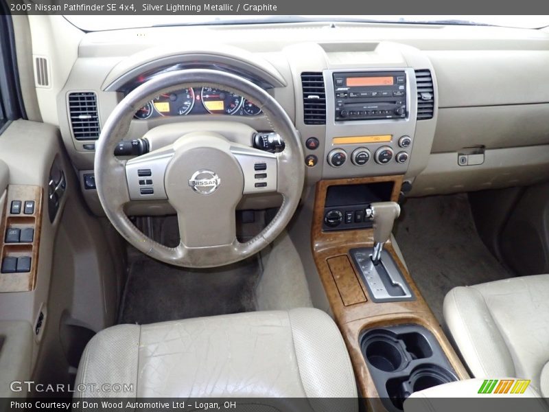 Silver Lightning Metallic / Graphite 2005 Nissan Pathfinder SE 4x4
