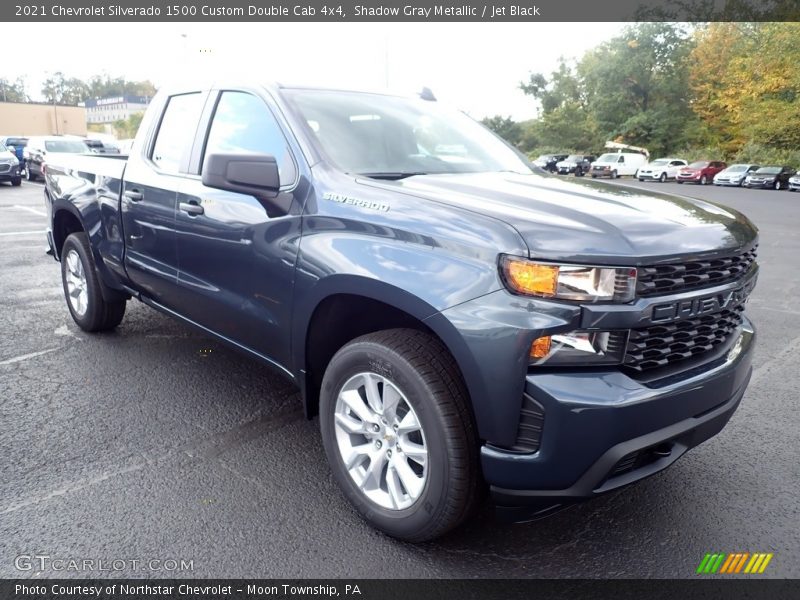 Front 3/4 View of 2021 Silverado 1500 Custom Double Cab 4x4