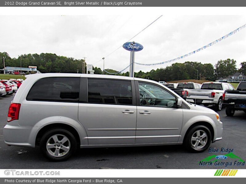 Bright Silver Metallic / Black/Light Graystone 2012 Dodge Grand Caravan SE