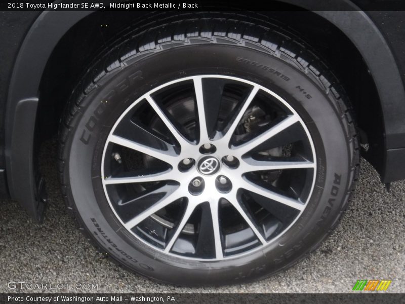 Midnight Black Metallic / Black 2018 Toyota Highlander SE AWD
