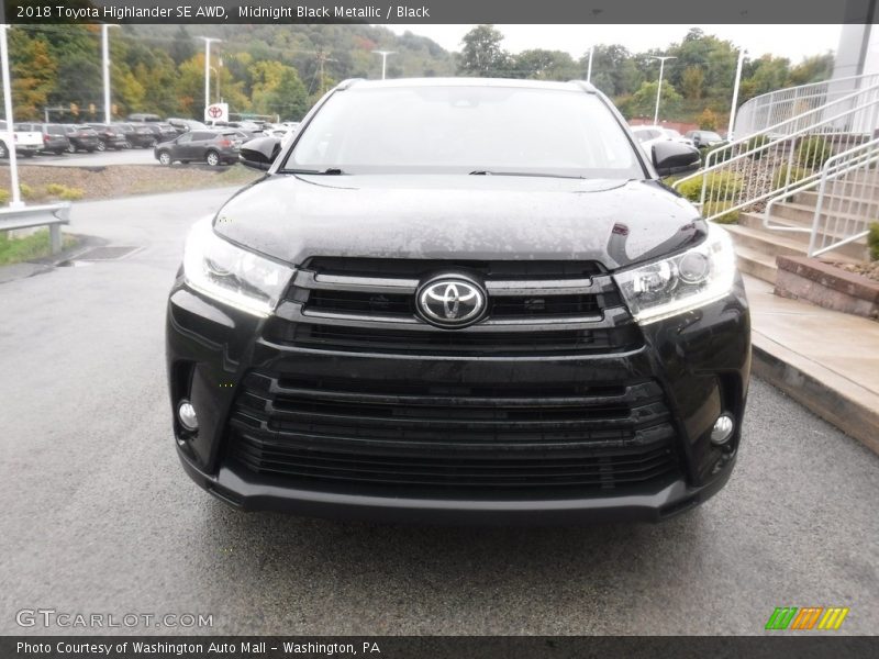 Midnight Black Metallic / Black 2018 Toyota Highlander SE AWD