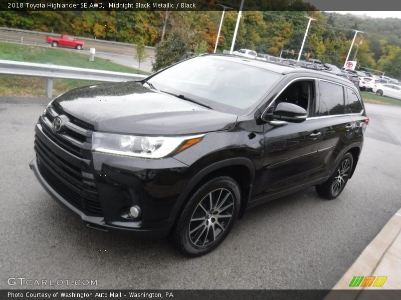 Midnight Black Metallic / Black 2018 Toyota Highlander SE AWD