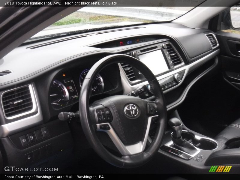 Midnight Black Metallic / Black 2018 Toyota Highlander SE AWD