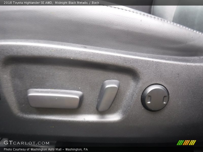 Midnight Black Metallic / Black 2018 Toyota Highlander SE AWD