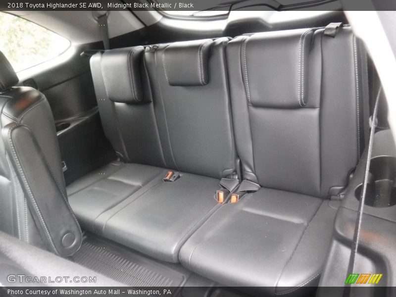 Midnight Black Metallic / Black 2018 Toyota Highlander SE AWD
