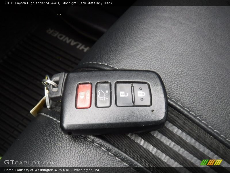 Midnight Black Metallic / Black 2018 Toyota Highlander SE AWD
