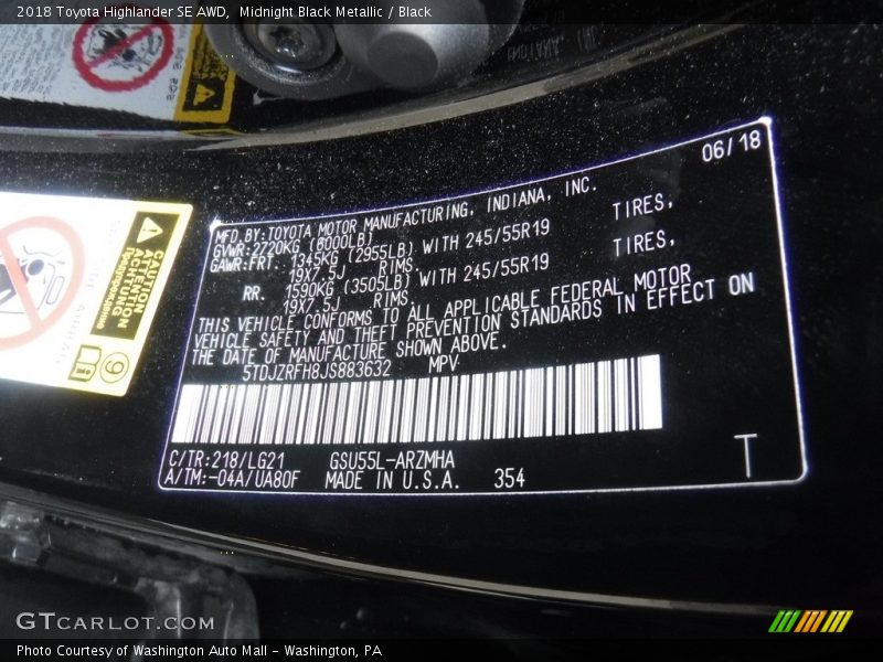 Midnight Black Metallic / Black 2018 Toyota Highlander SE AWD