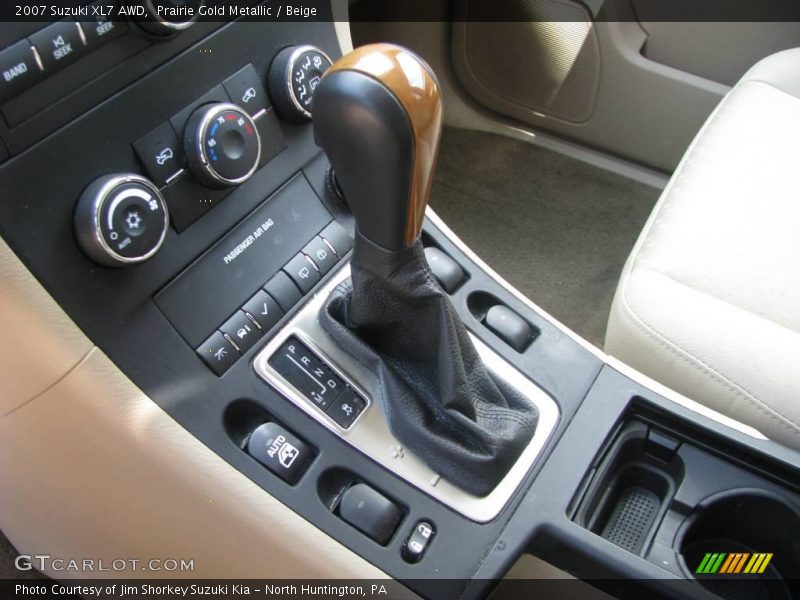 Prairie Gold Metallic / Beige 2007 Suzuki XL7 AWD