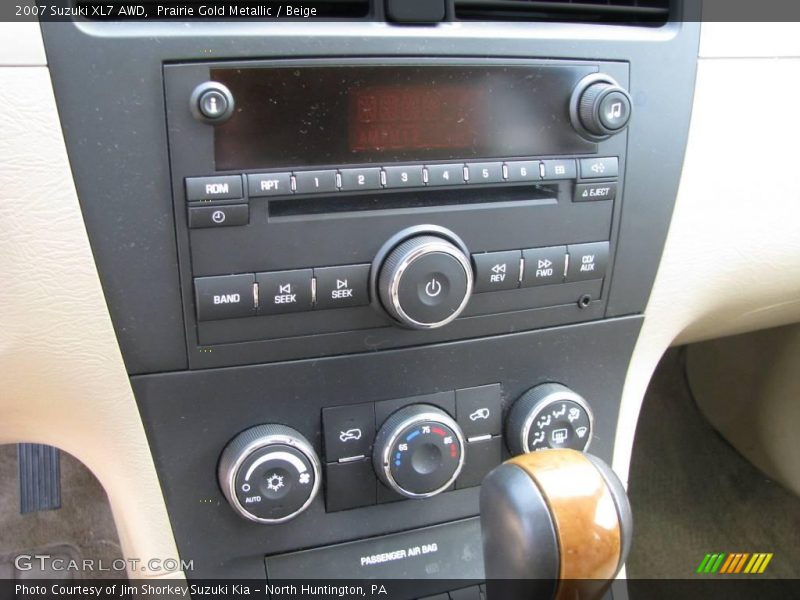Prairie Gold Metallic / Beige 2007 Suzuki XL7 AWD