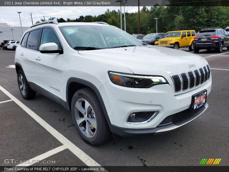 Front 3/4 View of 2021 Cherokee Limited 4x4