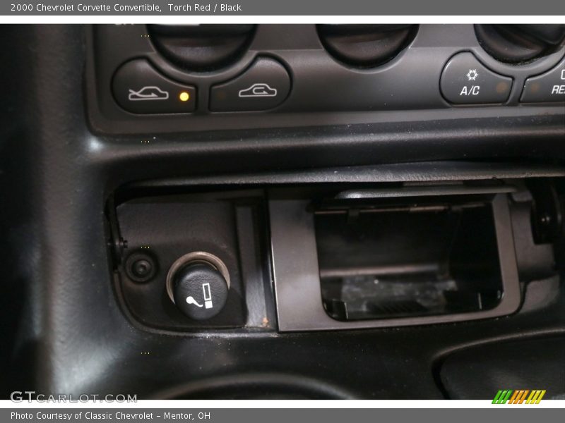 Torch Red / Black 2000 Chevrolet Corvette Convertible