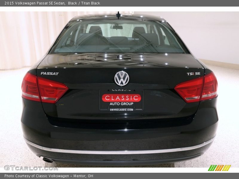 Black / Titan Black 2015 Volkswagen Passat SE Sedan