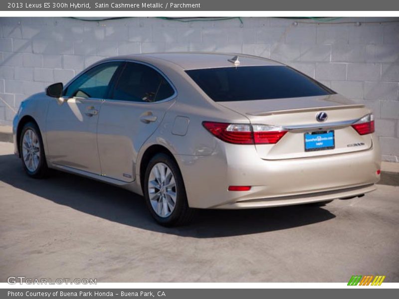 Satin Cashmere Metallic / Parchment 2013 Lexus ES 300h Hybrid