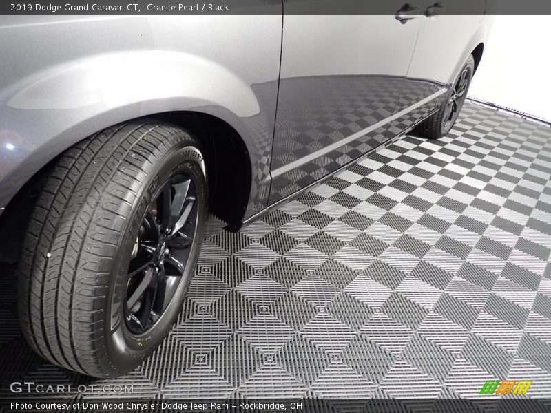 Granite Pearl / Black 2019 Dodge Grand Caravan GT