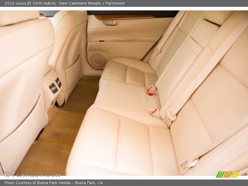 Satin Cashmere Metallic / Parchment 2013 Lexus ES 300h Hybrid